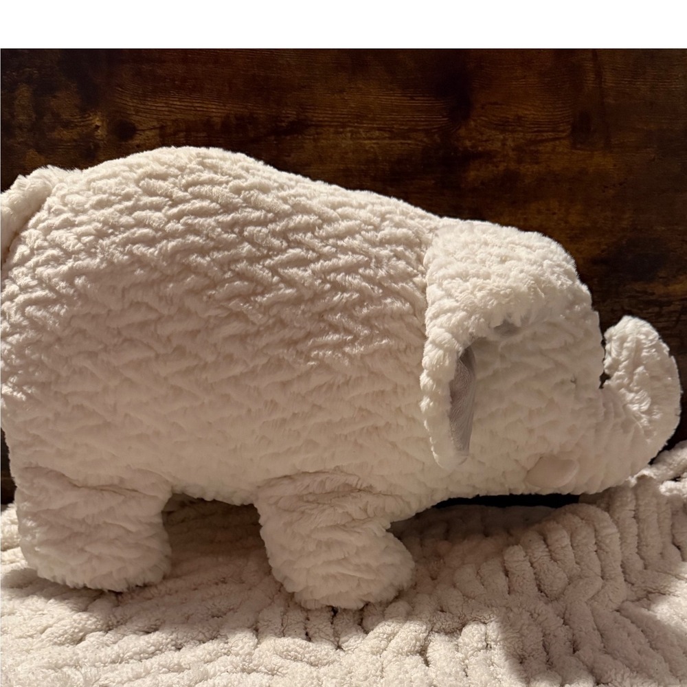 Mary Meyer Marshmallow Zoo Elephant Plush Stuffed Animal Cream Whit Textured Fur